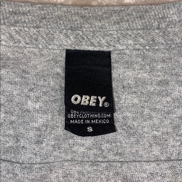 OBEY T-Shirt - Picture 3 of 3